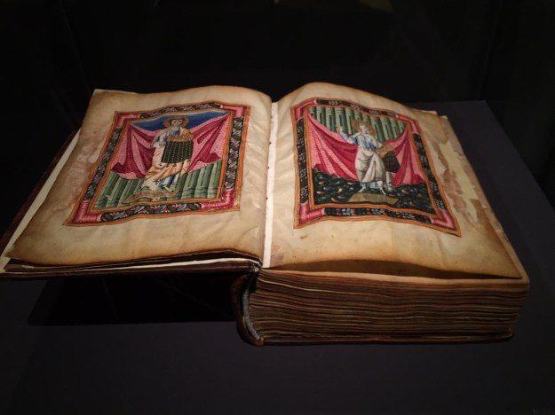 Vangelo di Mlke. Gli Evangelisti Matteo e Luca. Mostra Armenia. Foto Safarik Art Magazine