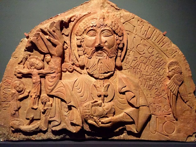 Timpano di un portale con altorilievo raffigurante Dio Padre, XIII_XIV sec. Foto Safarik Art Magazine