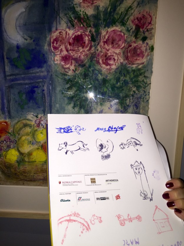 Marc Chagall, Senza titolo (Natura morta con fiori e frutta) , gouche, particolare ambientato. Foto Safarik Art Magazine