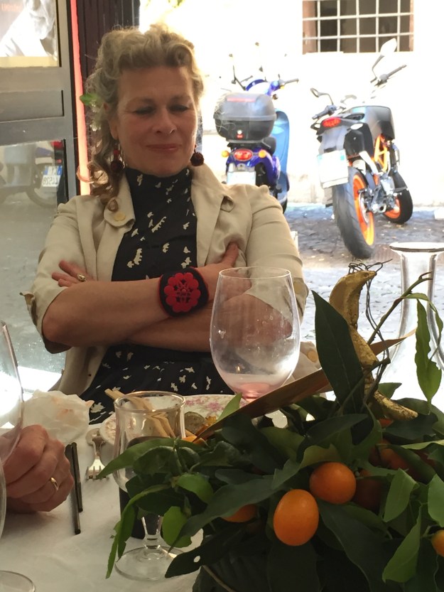 MiMi. GALLERIAOTTO. Lucilla Stefoni. Foto Safarik Art Magazine. Ricevo e pubblico per rettifica su richiesta della Signora Lucilla Stefoni, che la foto, pubblicata SAM e non emendata per motivi tecnici, è da considerarsi strettamente legata al contesto della data della sua pubblicazione. 