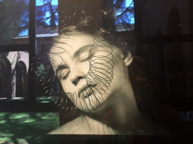 Pavel Banka, Face and metal spiral, from the series Stranged photographs, 1986. Foto Safarik Art Magazine