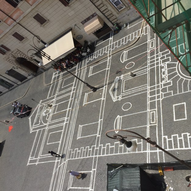 Disegno architettonico su Piazza Borghese a Roma. Foto Safarik Art Magazine