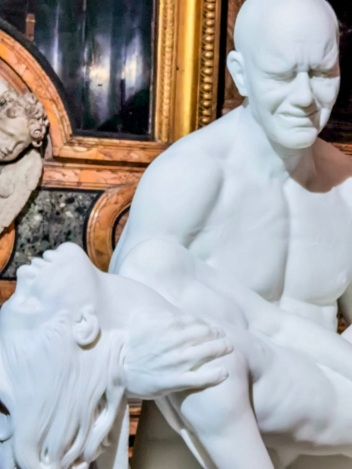 JAGO, Pietà, in marmo statuario. Roma, 2021, Chiesa degli Artisti a Piazza del Popolo. Foto SAM